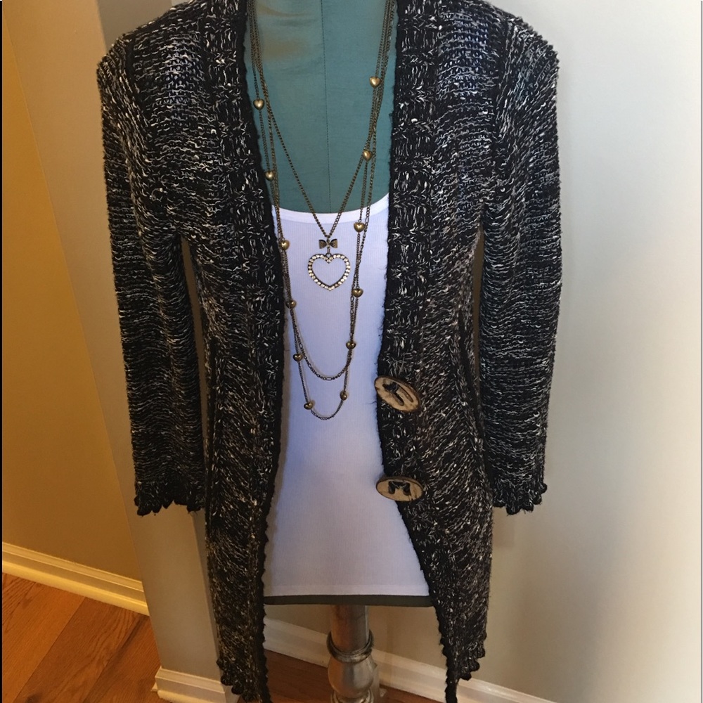 Vertigo Paris Black/White Sweater L